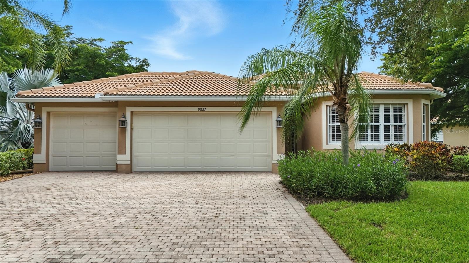 A4660504 Property Photo