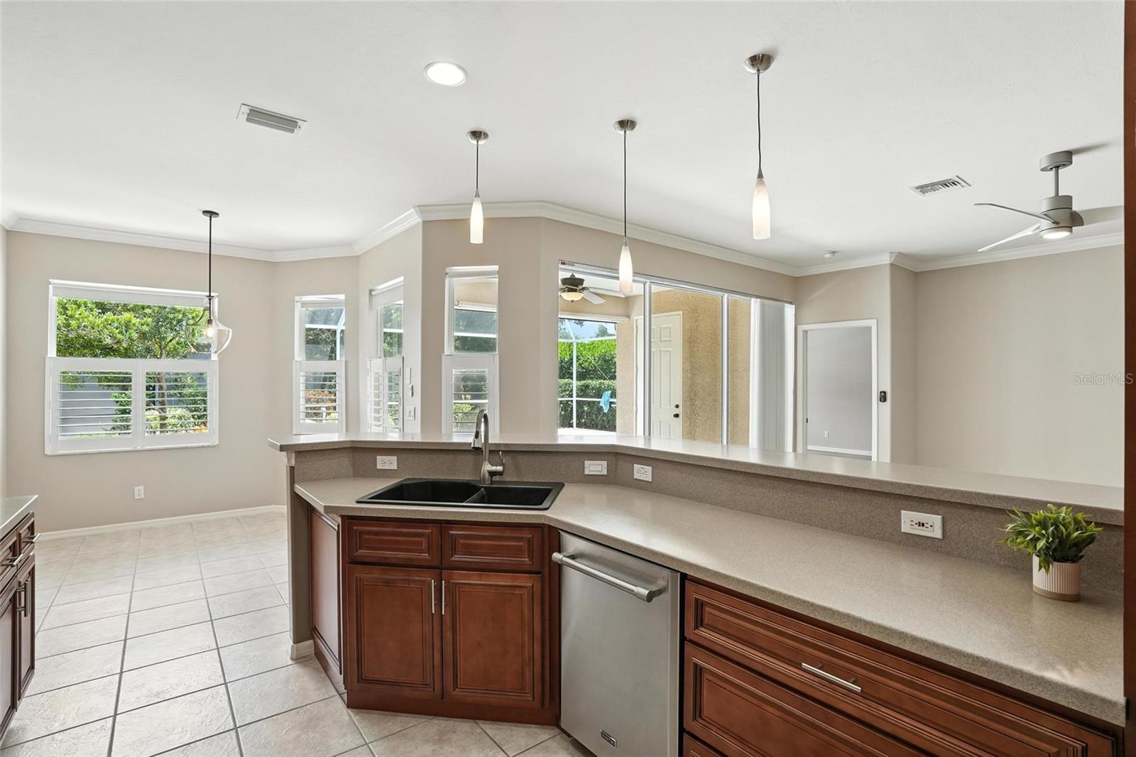 A4660504 Property Photo