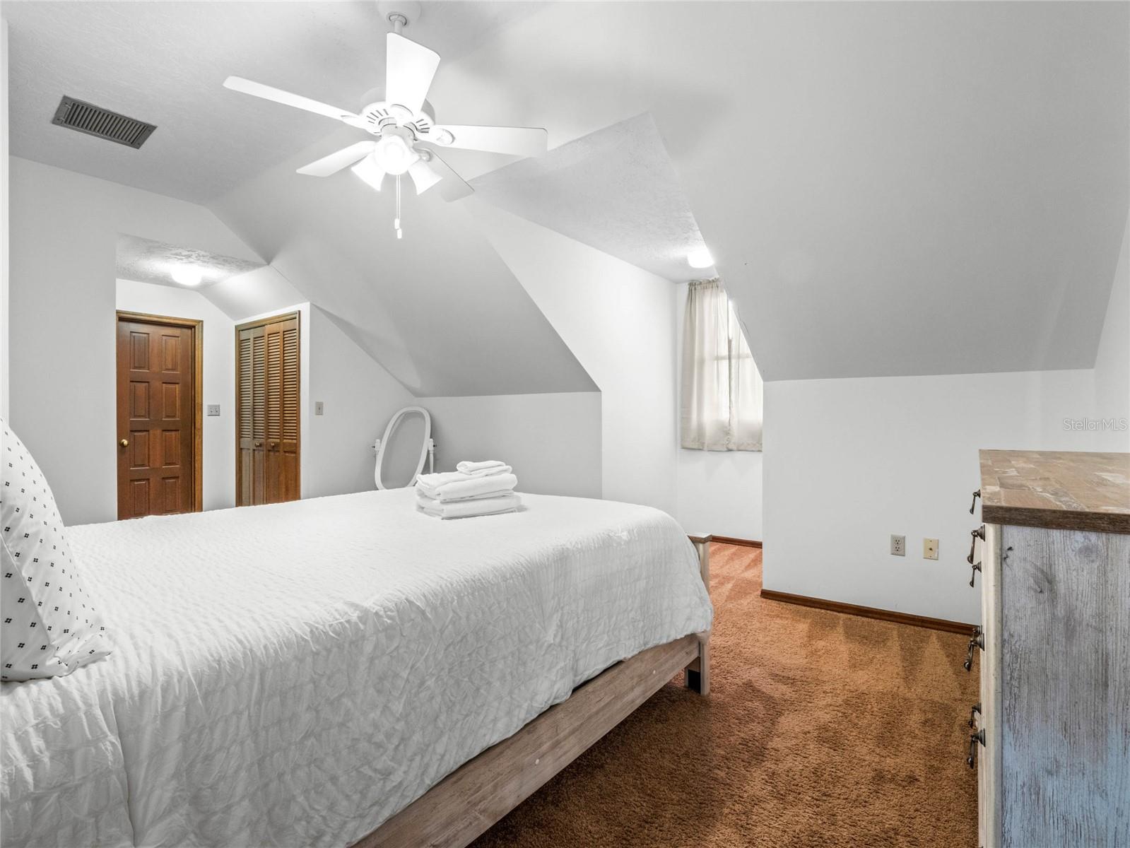 O6331813 Property Photo