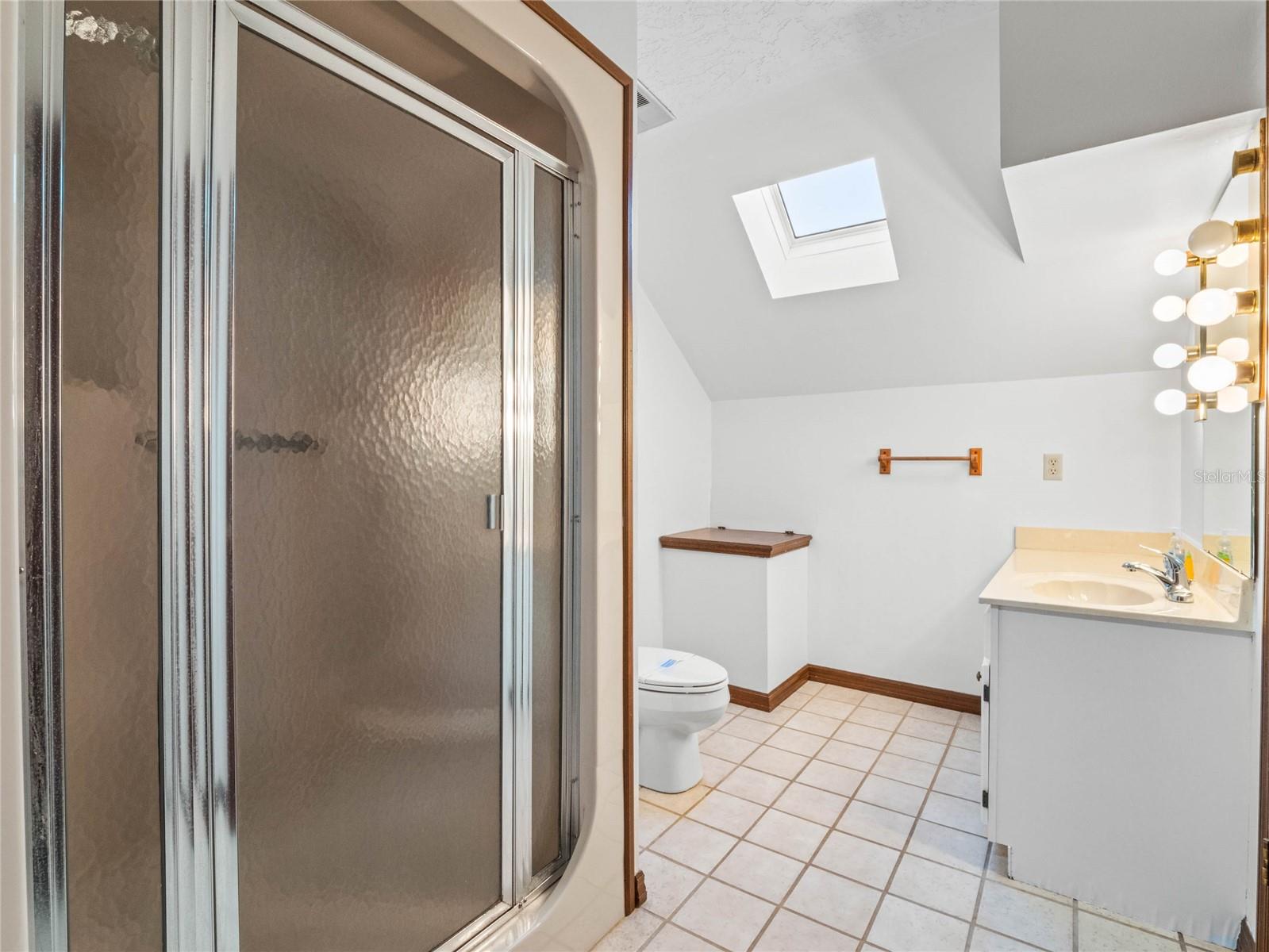 O6331813 Property Photo