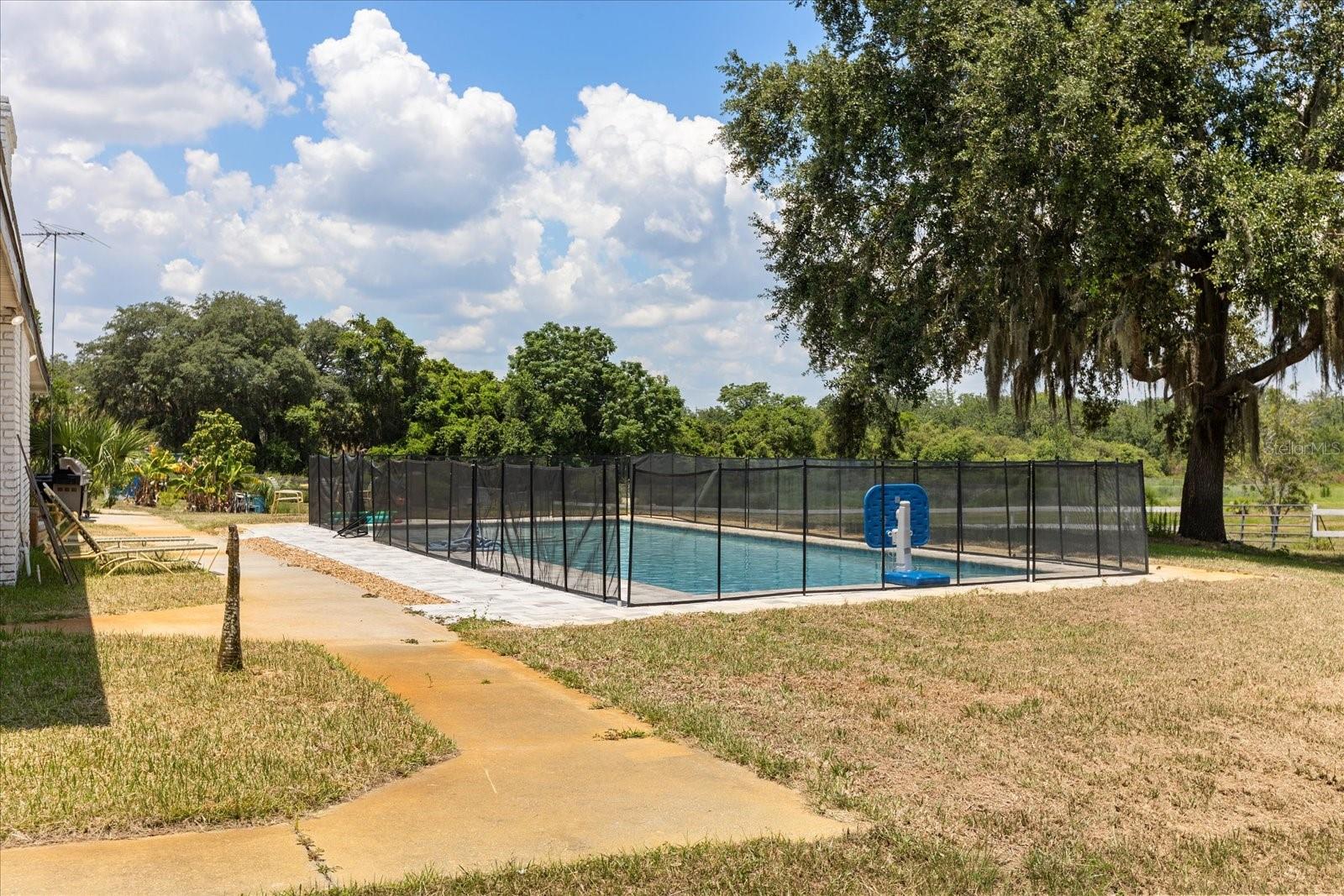 O6331813 Property Photo