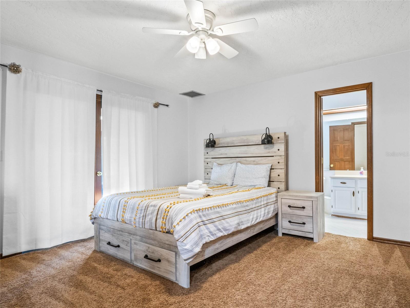 O6331813 Property Photo