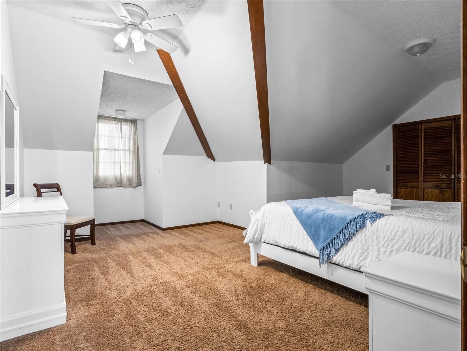 O6331813 Property Photo