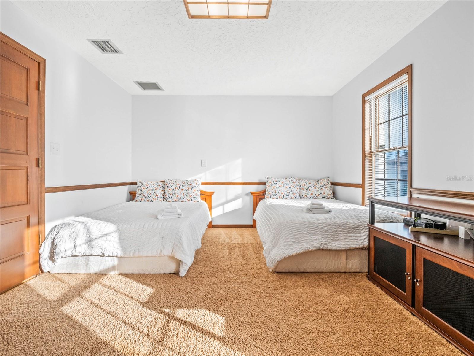 O6331813 Property Photo