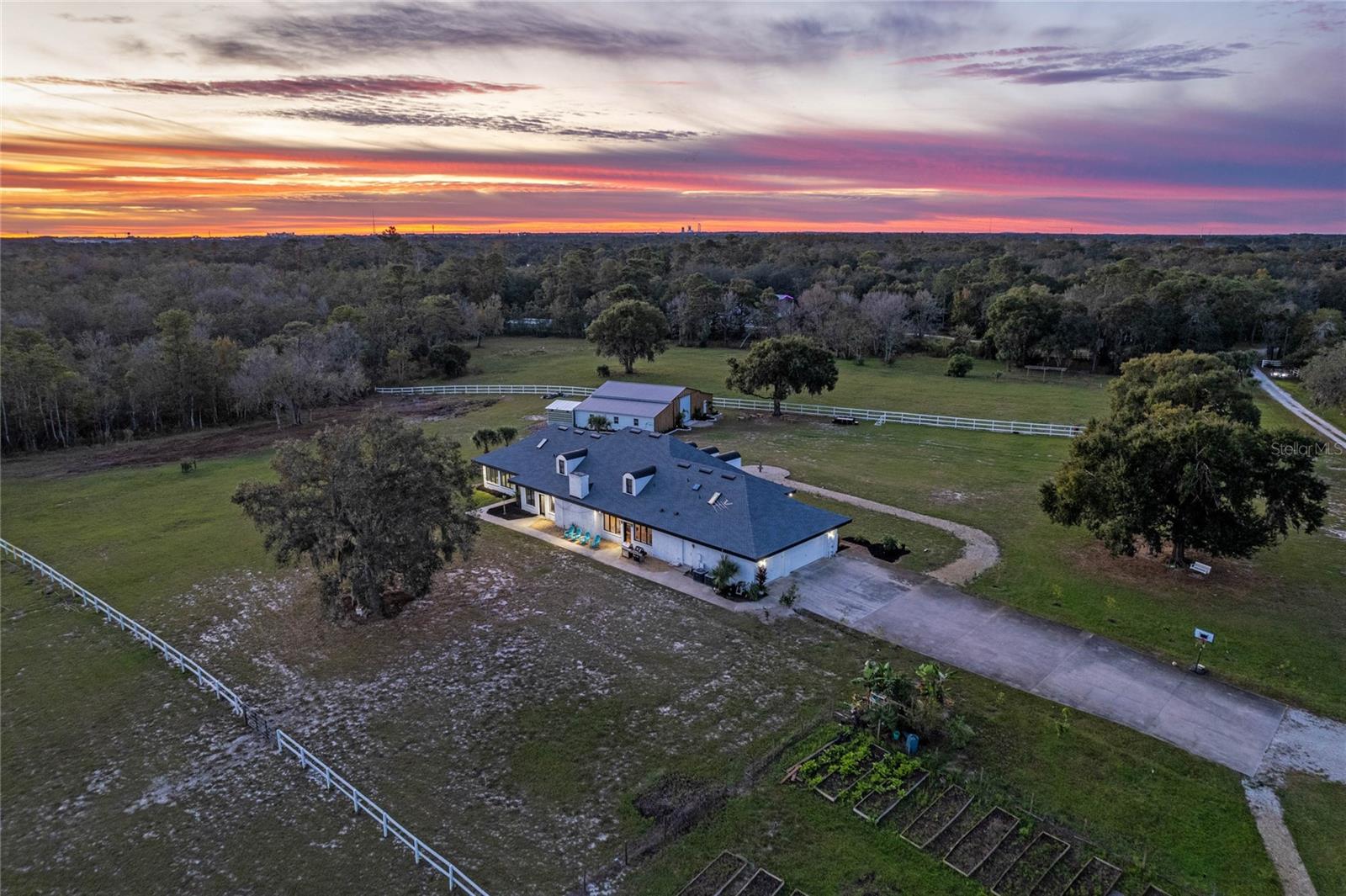 O6331813 Property Photo