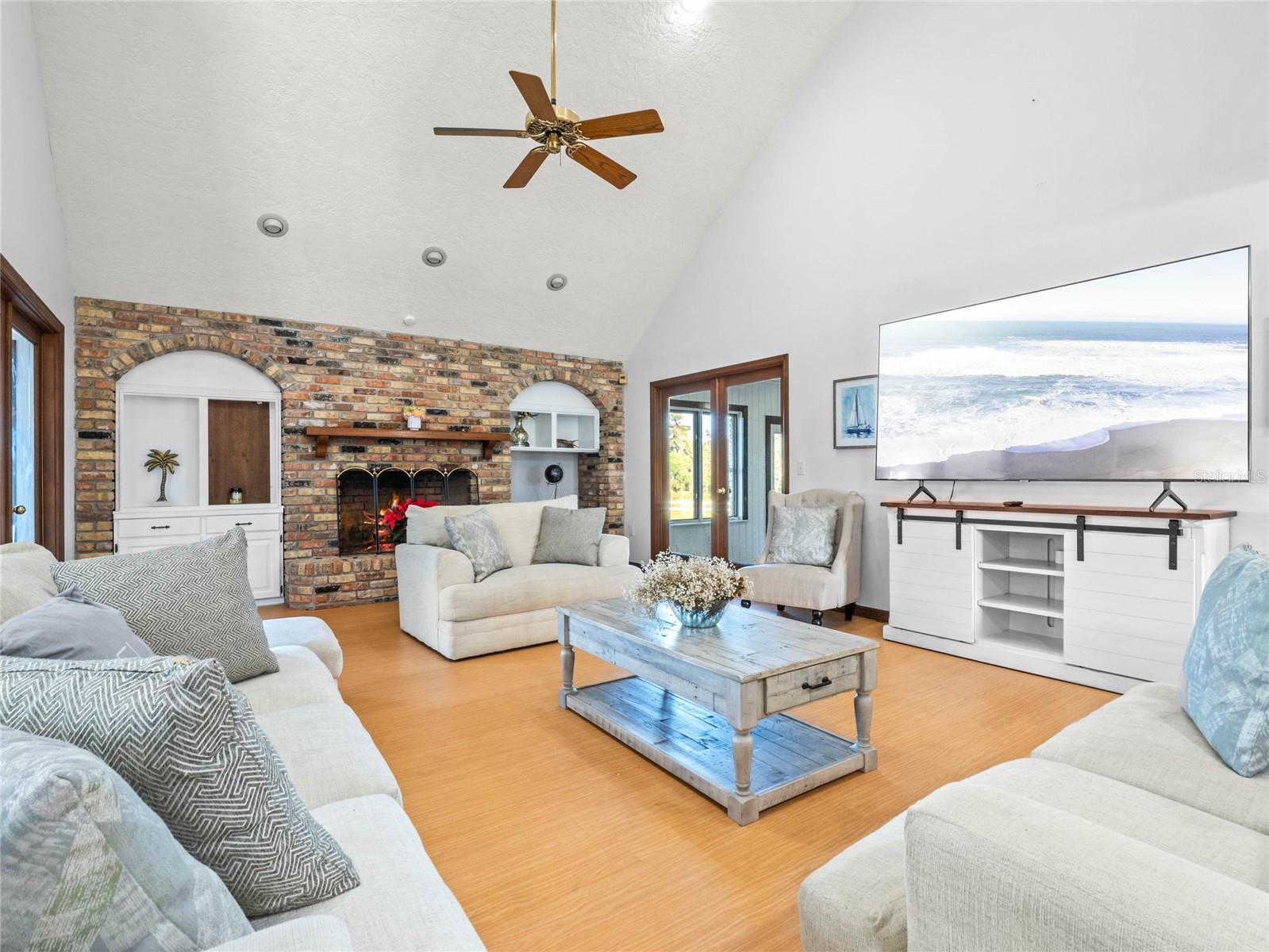 O6331813 Property Photo