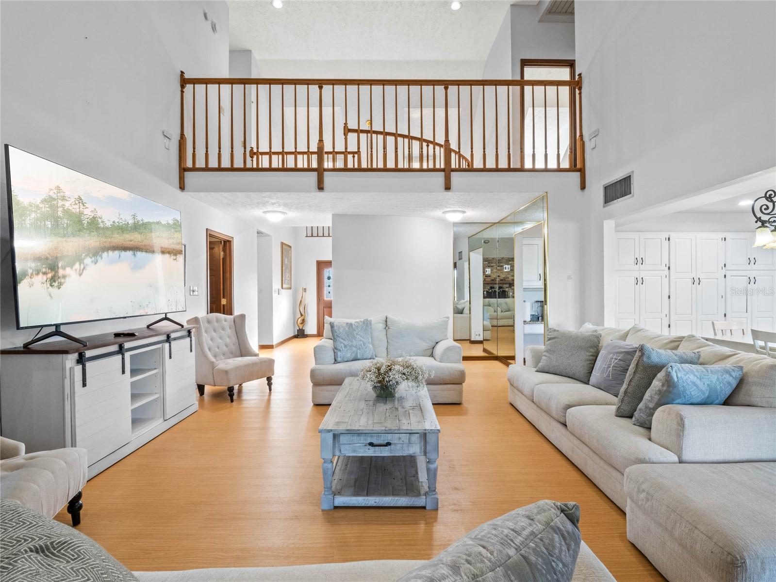 O6331813 Property Photo