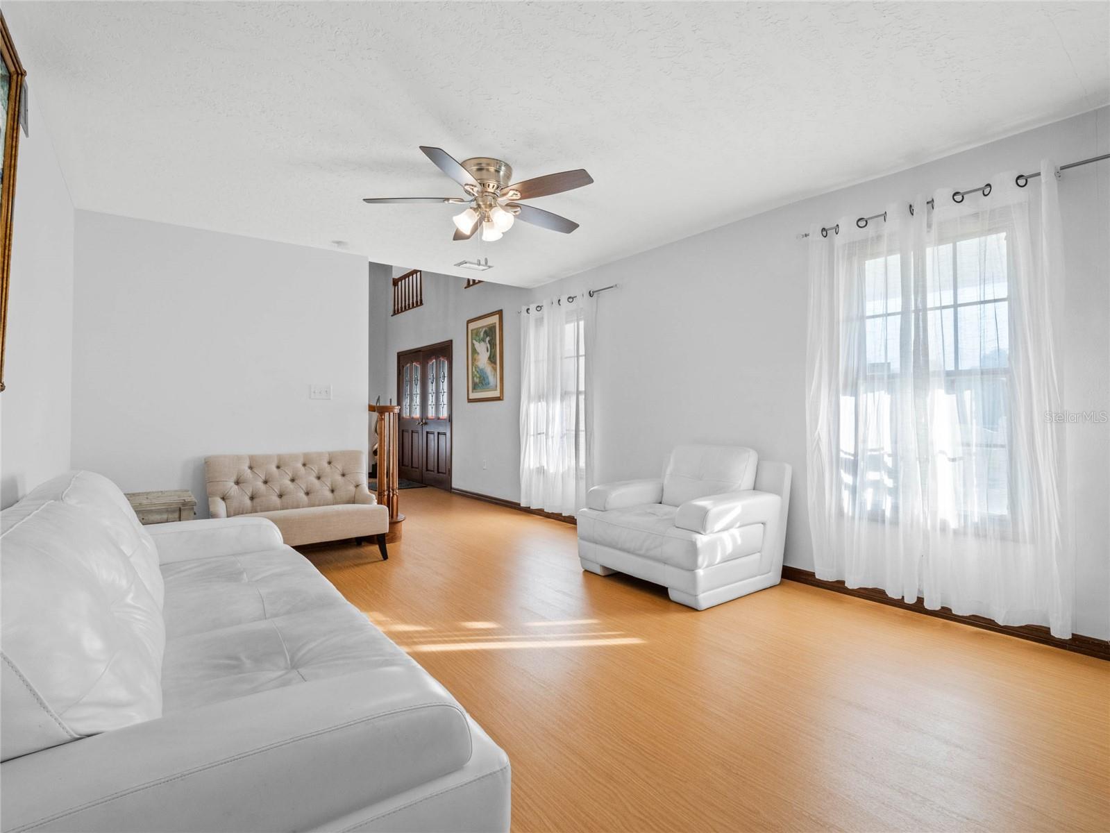 O6331813 Property Photo