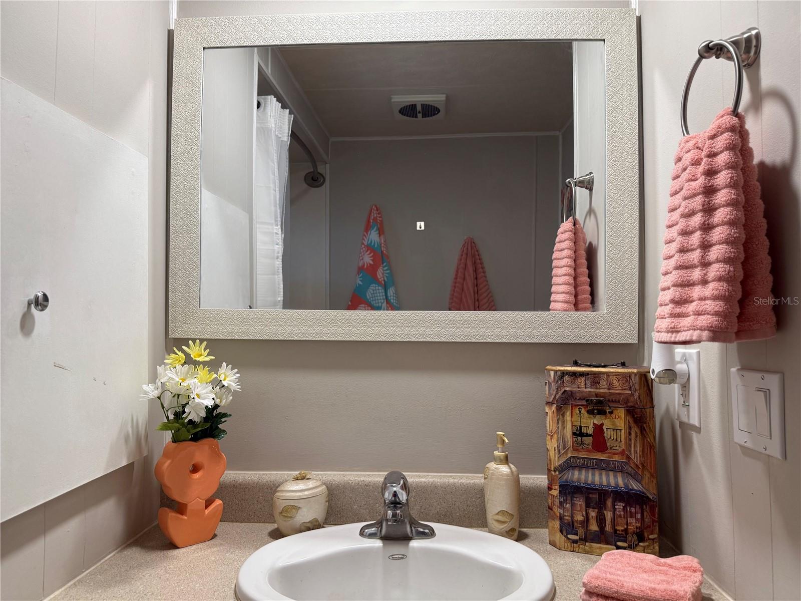 TB8412693 Property Photo