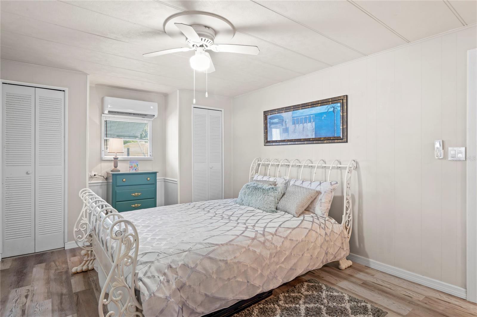 TB8412693 Property Photo