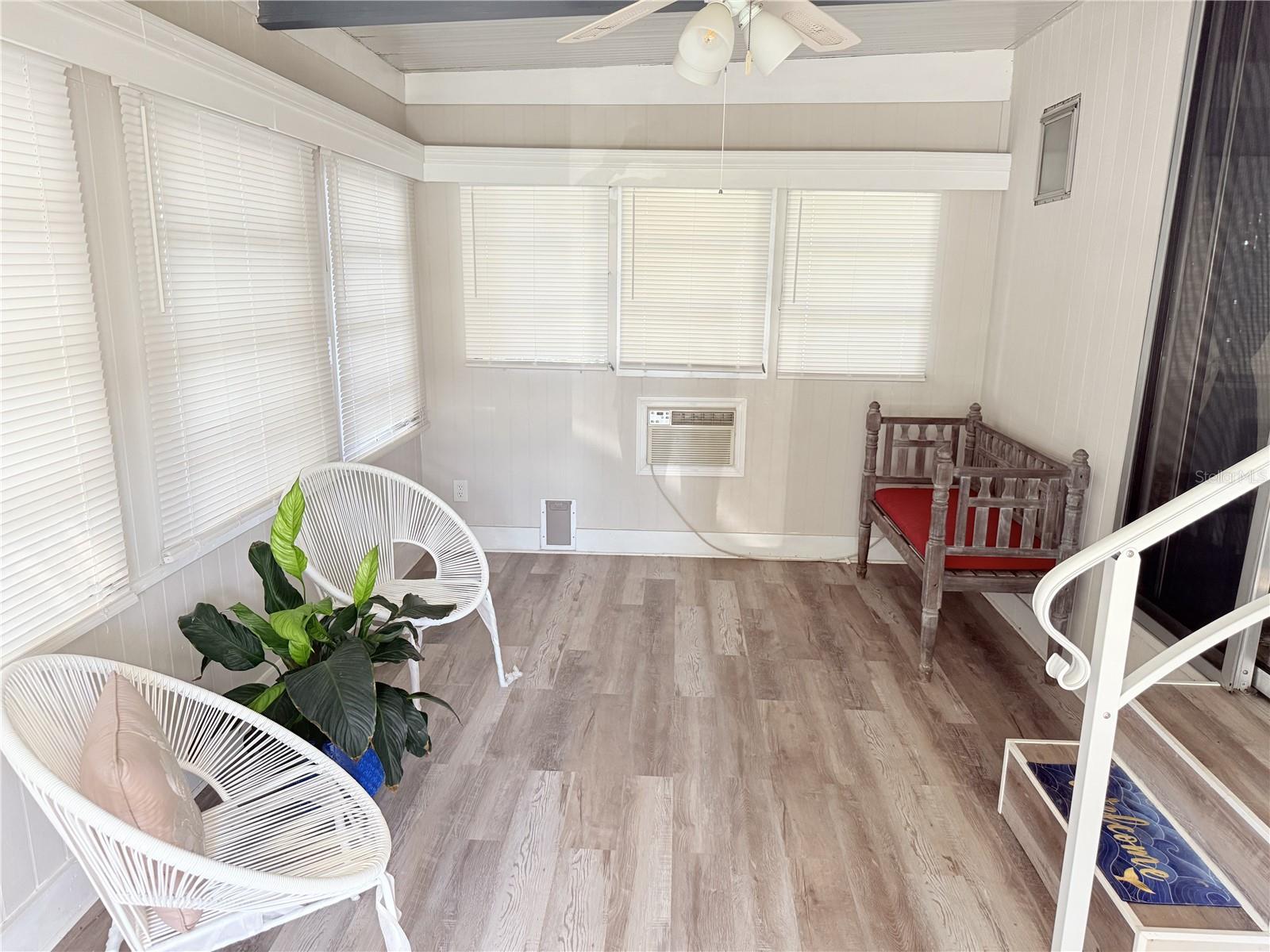 TB8412693 Property Photo