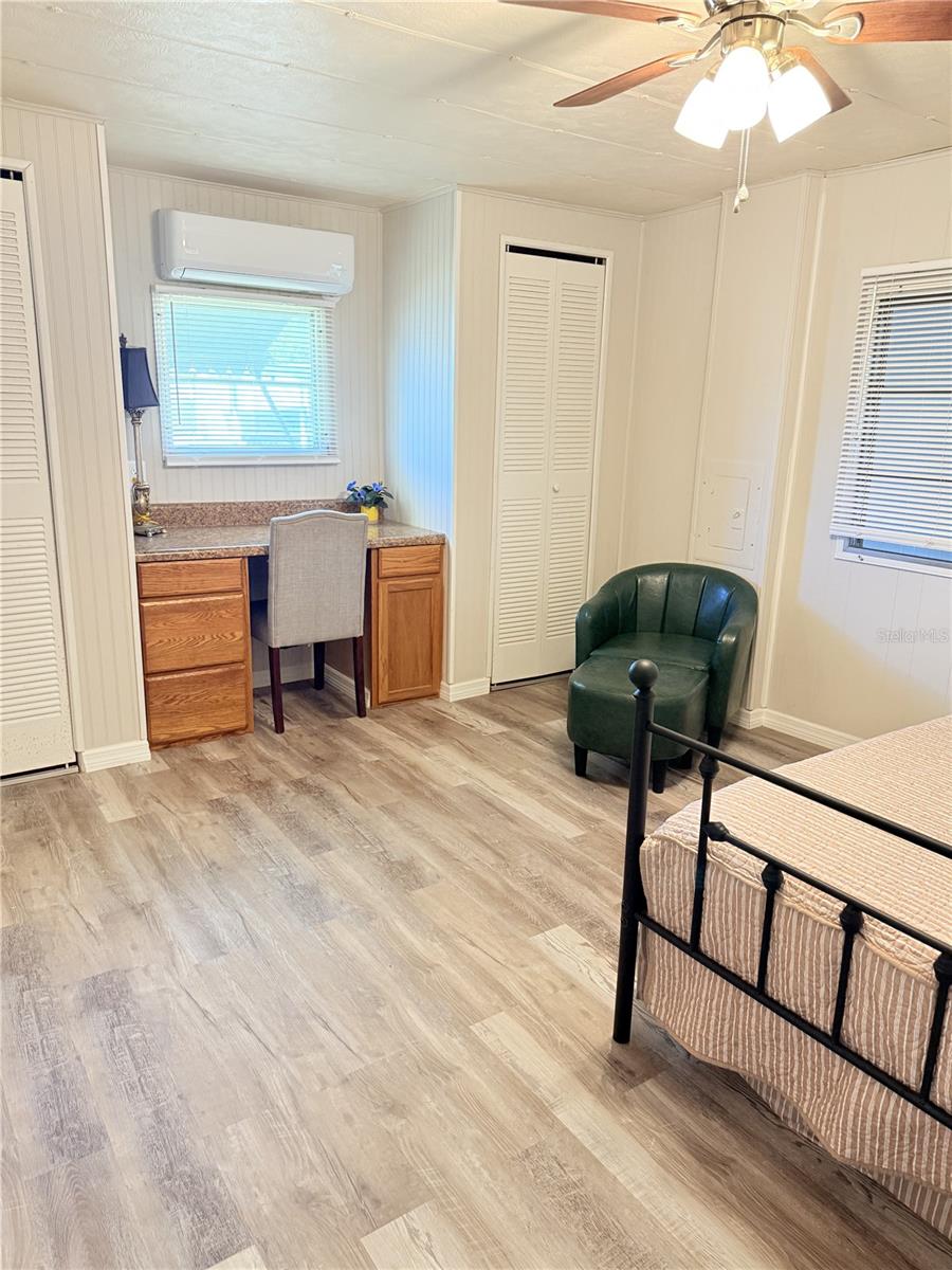 TB8412693 Property Photo