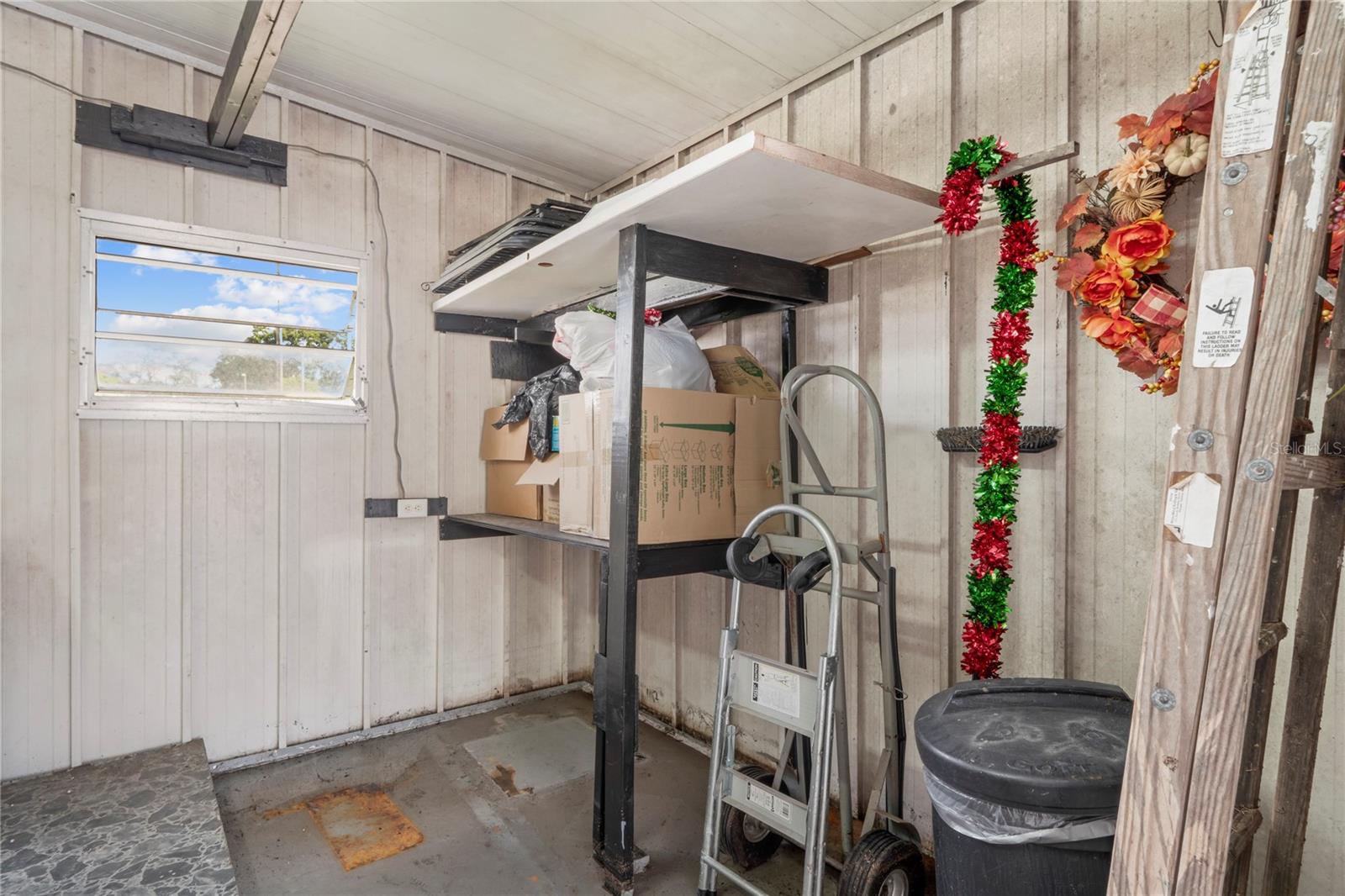 TB8412693 Property Photo