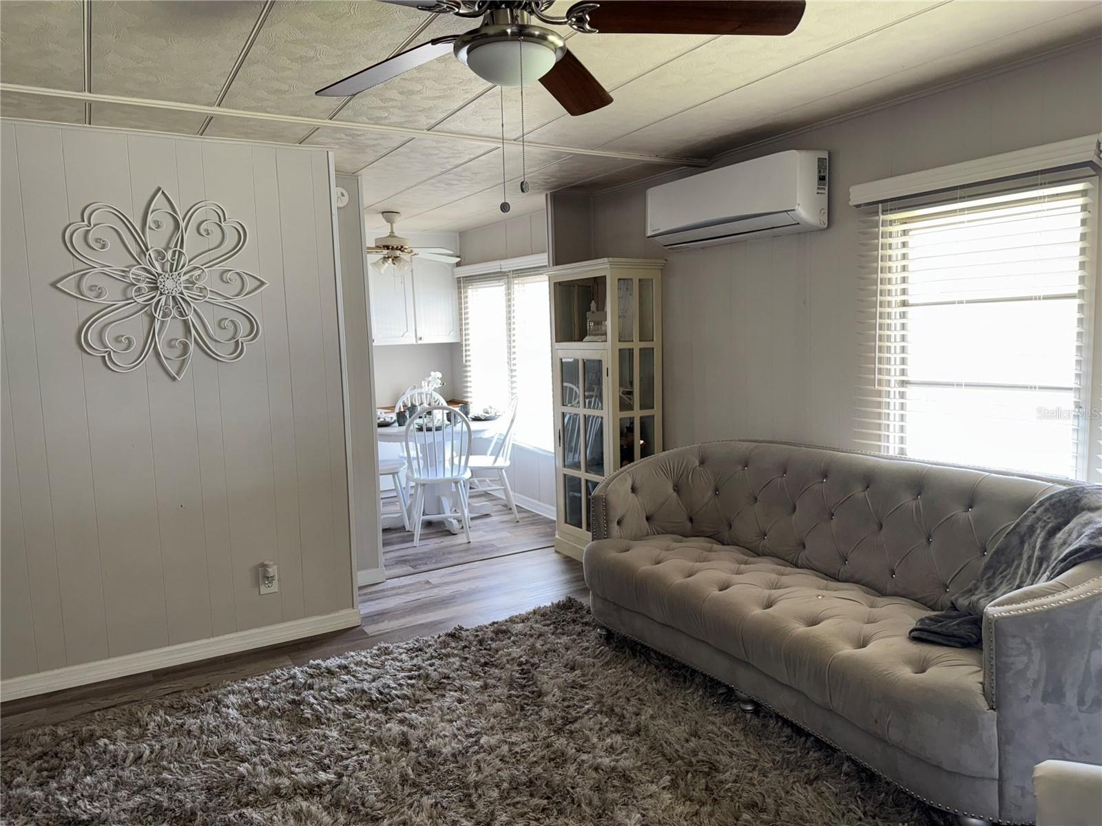 TB8412693 Property Photo