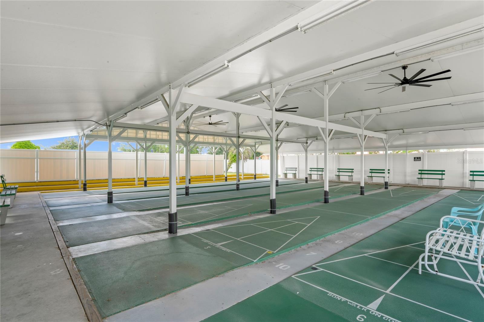 TB8412693 Property Photo