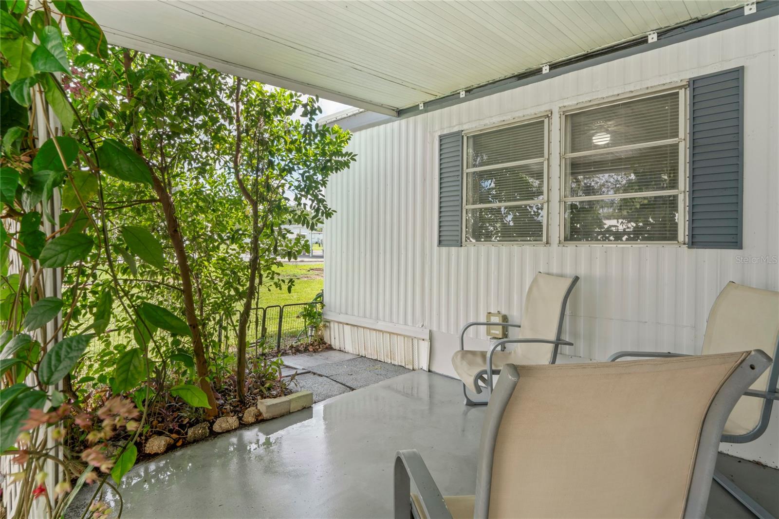 TB8412693 Property Photo