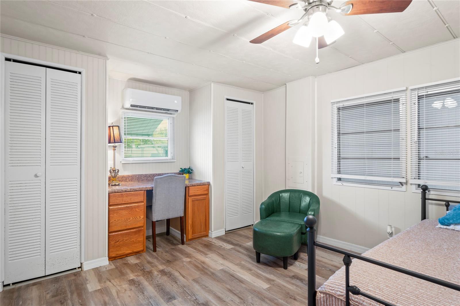 TB8412693 Property Photo