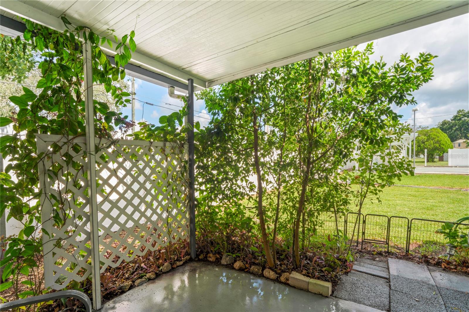 TB8412693 Property Photo