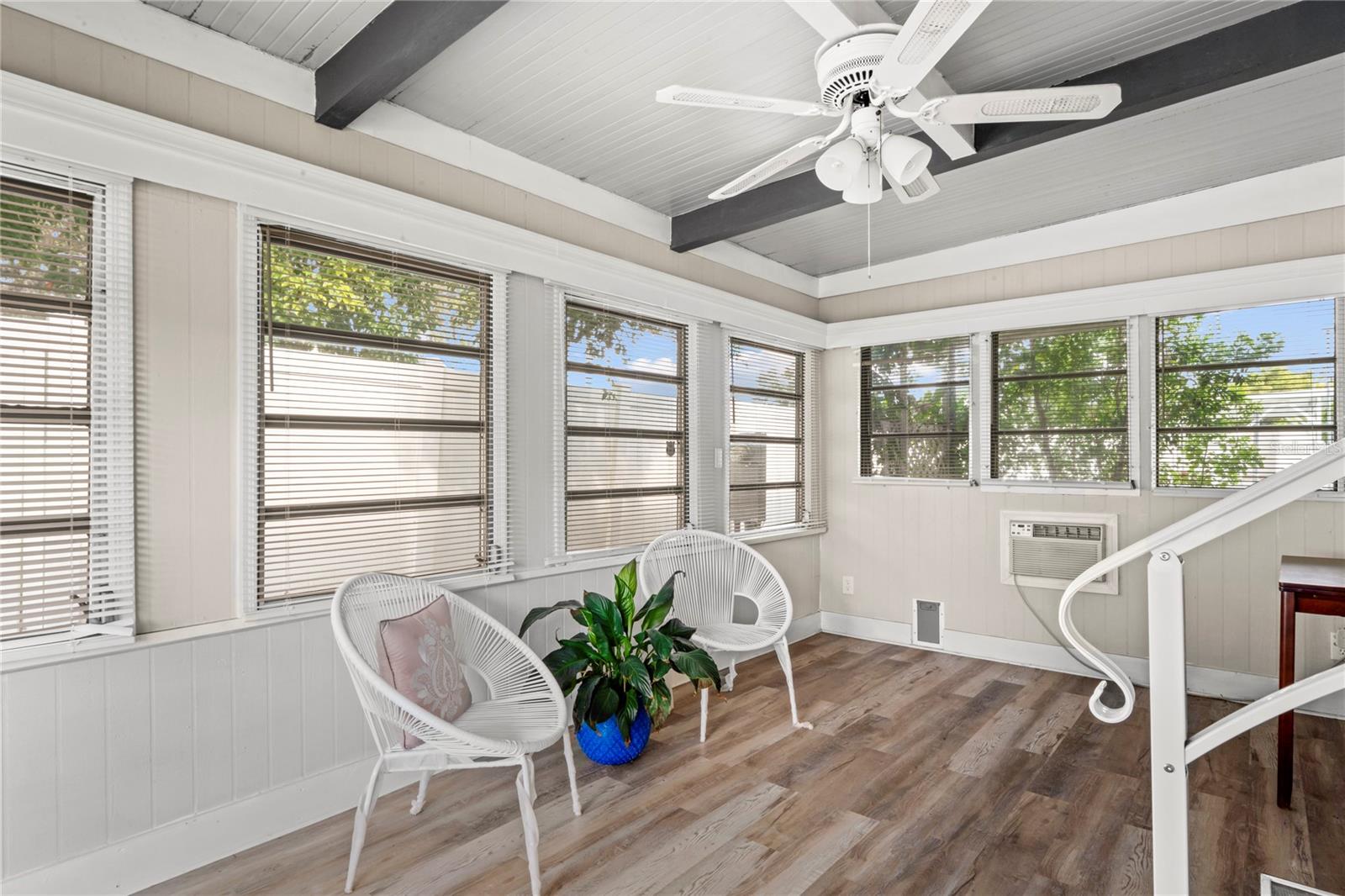 TB8412693 Property Photo