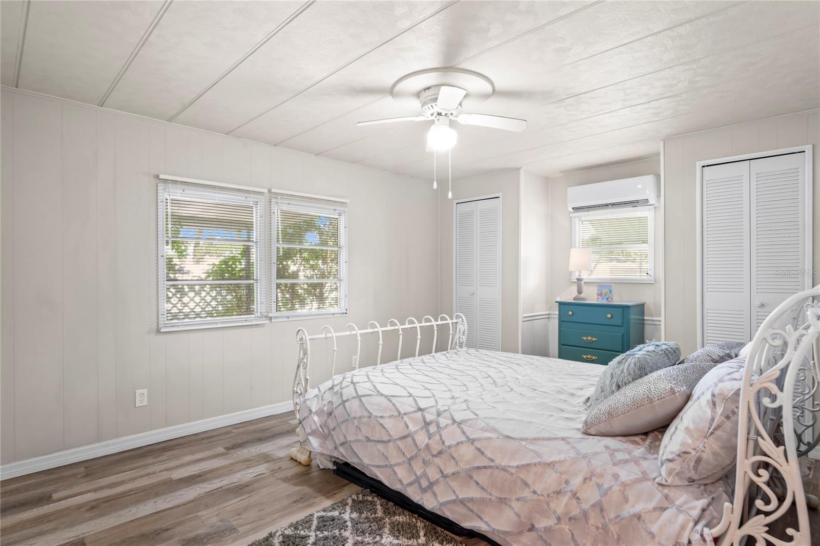 TB8412693 Property Photo