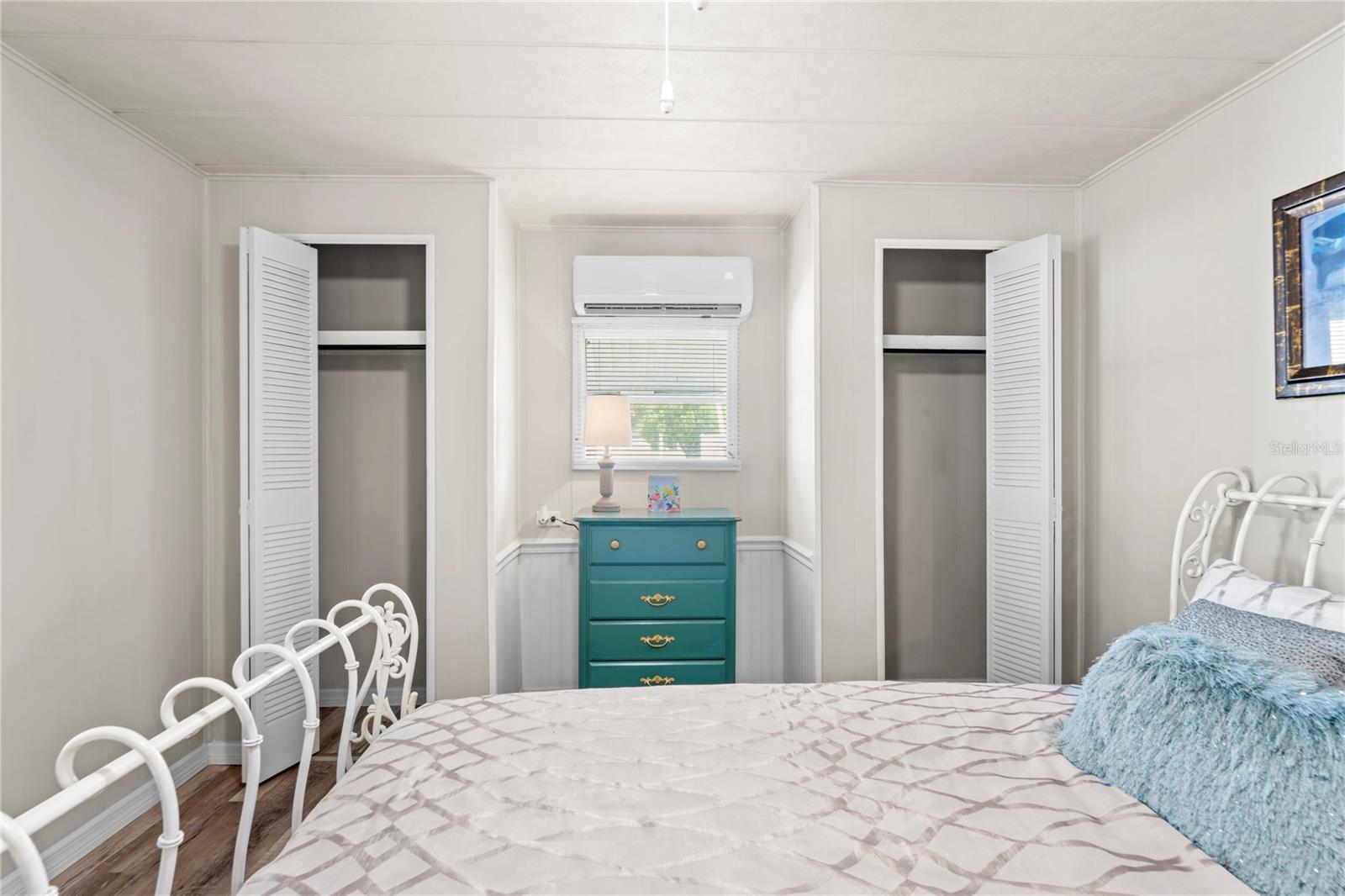 TB8412693 Property Photo