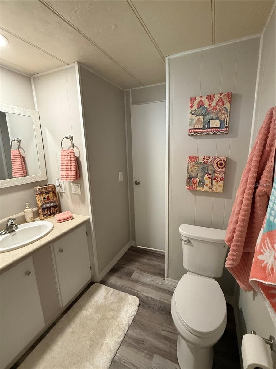 TB8412693 Property Photo