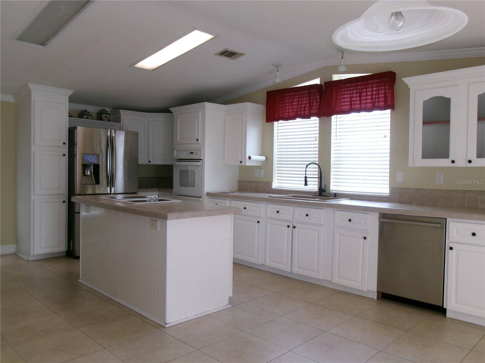 5835 COVENTRY DR, TAMPA, FL, 33615