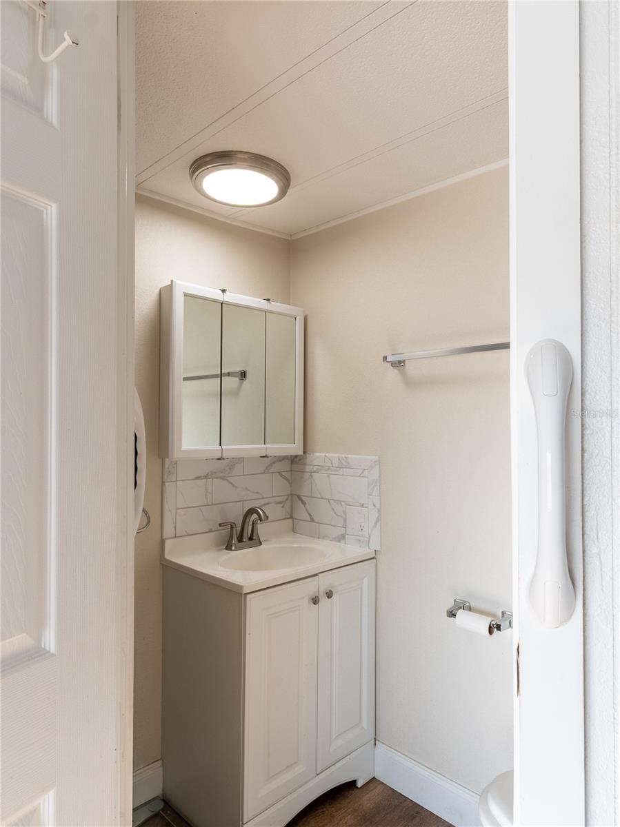 TB8412732 Property Photo