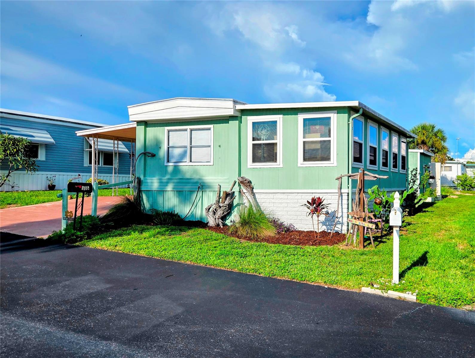 TB8412732 Property Photo