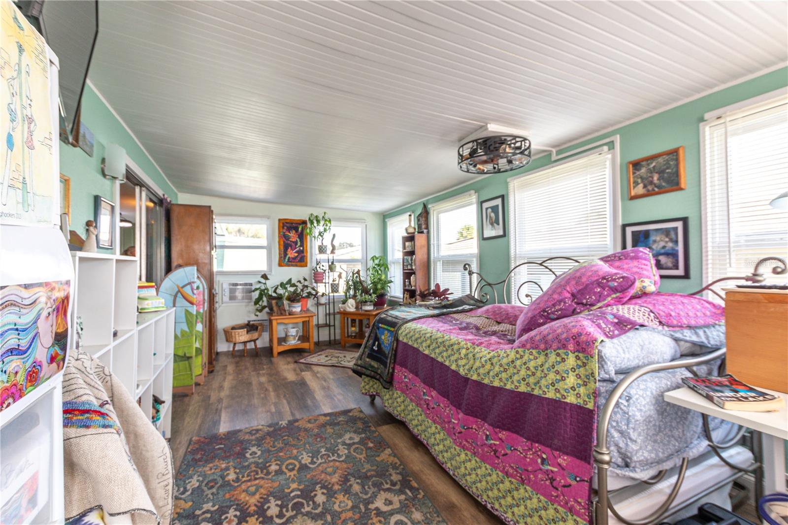 TB8412732 Property Photo