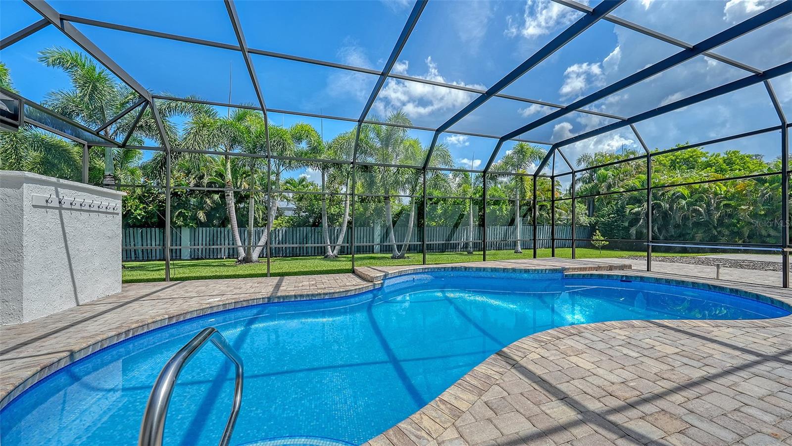 A4660540 Property Photo