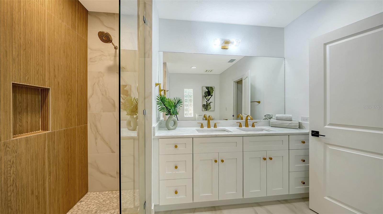 A4660540 Property Photo