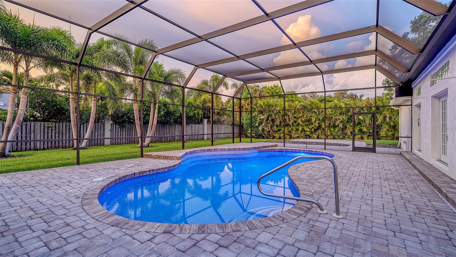 A4660540 Property Photo