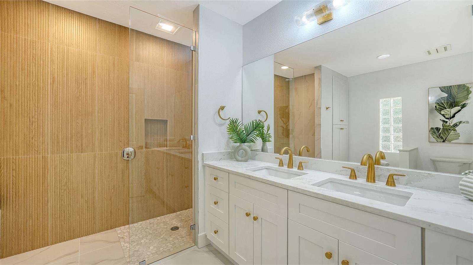 A4660540 Property Photo