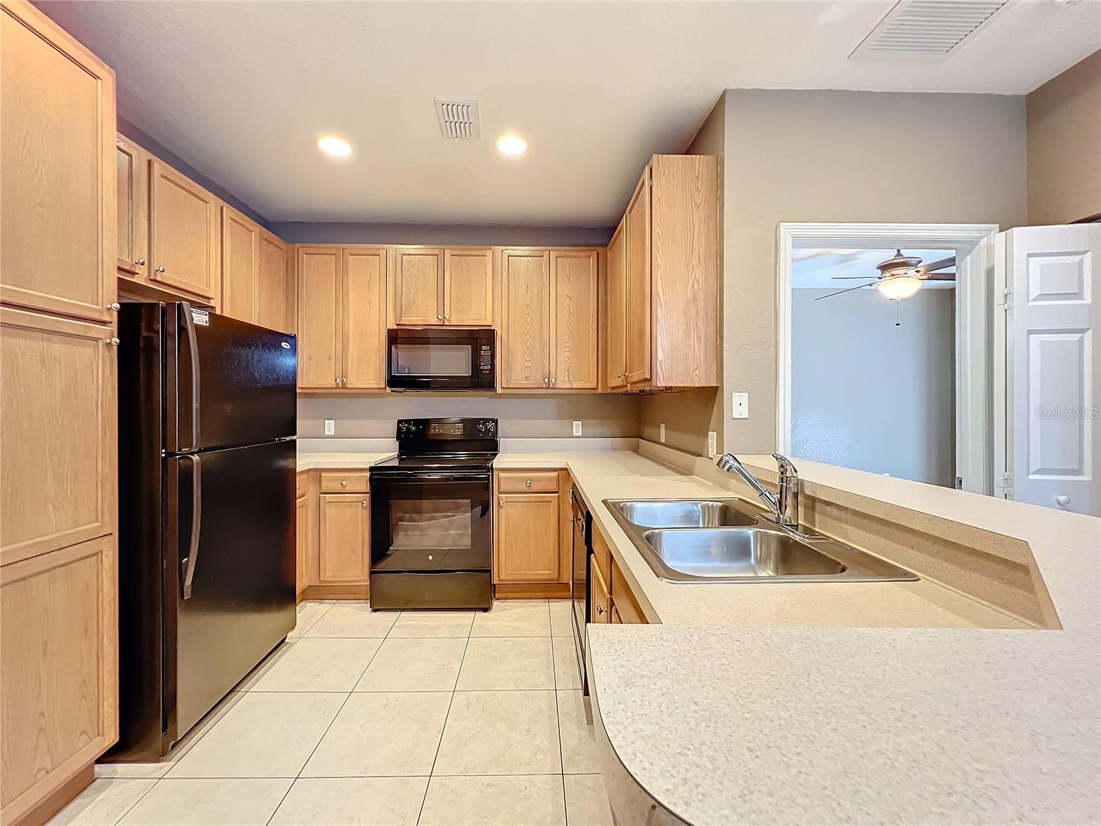 2586 GRAND CENTRAL PKWY #4, ORLANDO, FL, 32839