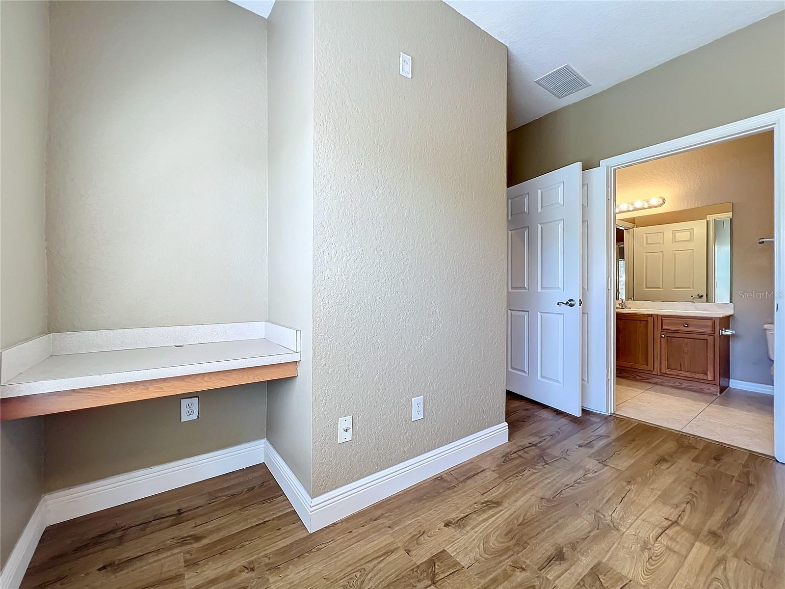 2586 GRAND CENTRAL PKWY #4, ORLANDO, FL, 32839