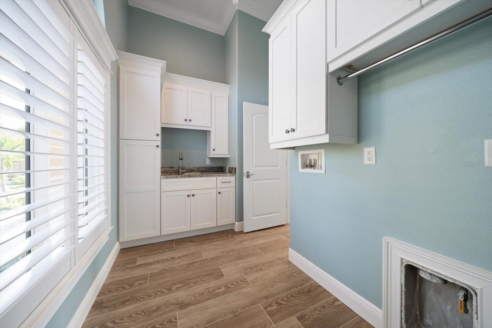 TB8412746 Property Photo