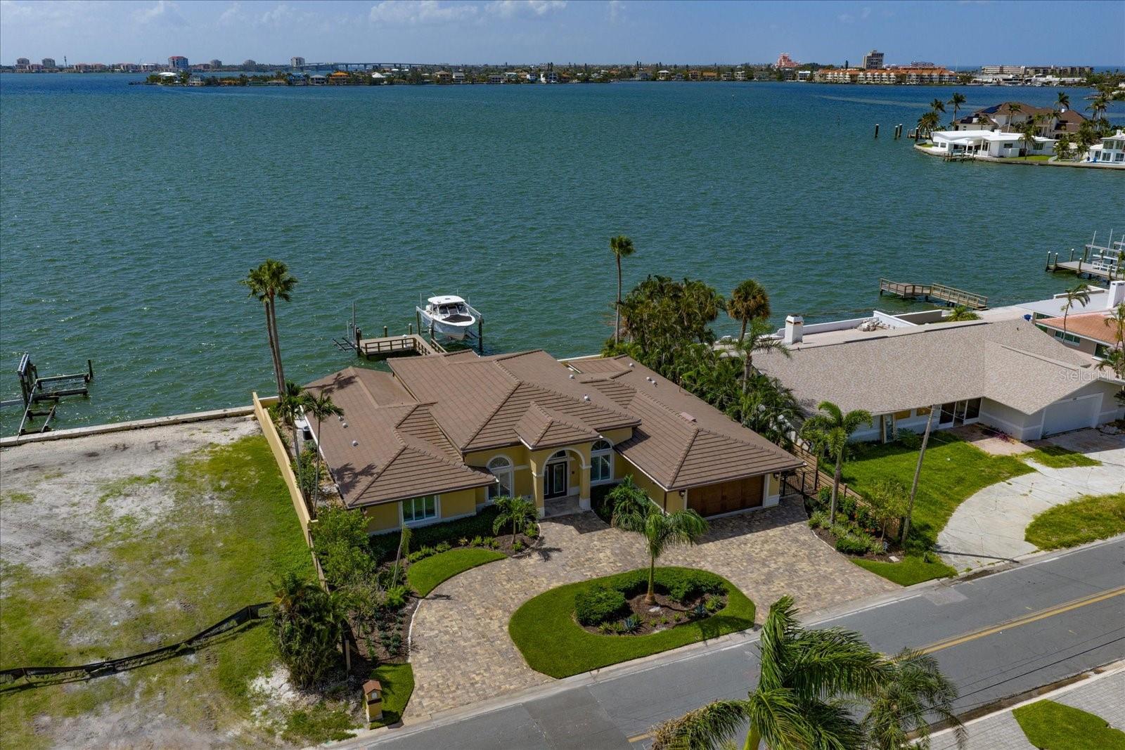 TB8412746 Property Photo