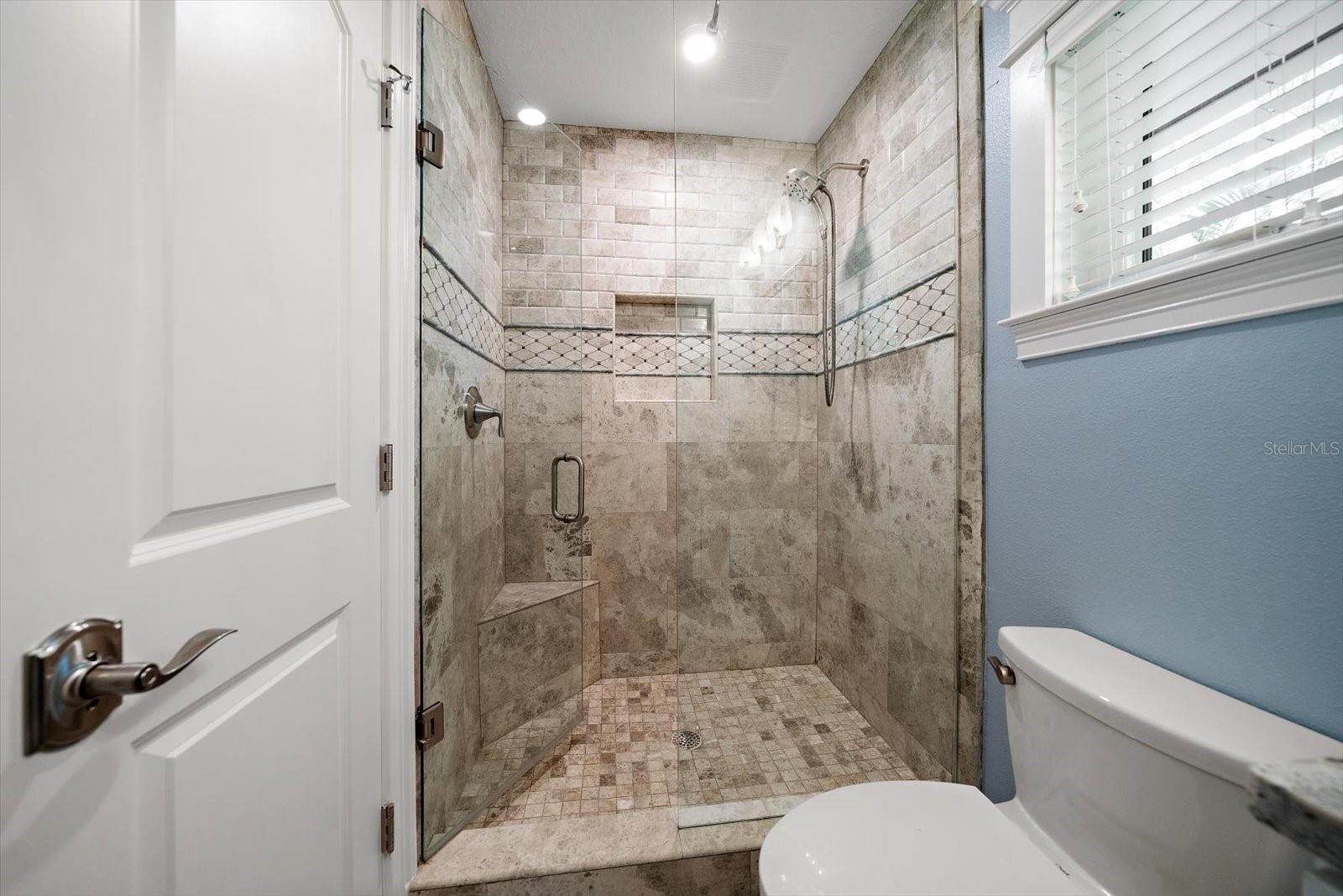 TB8412746 Property Photo