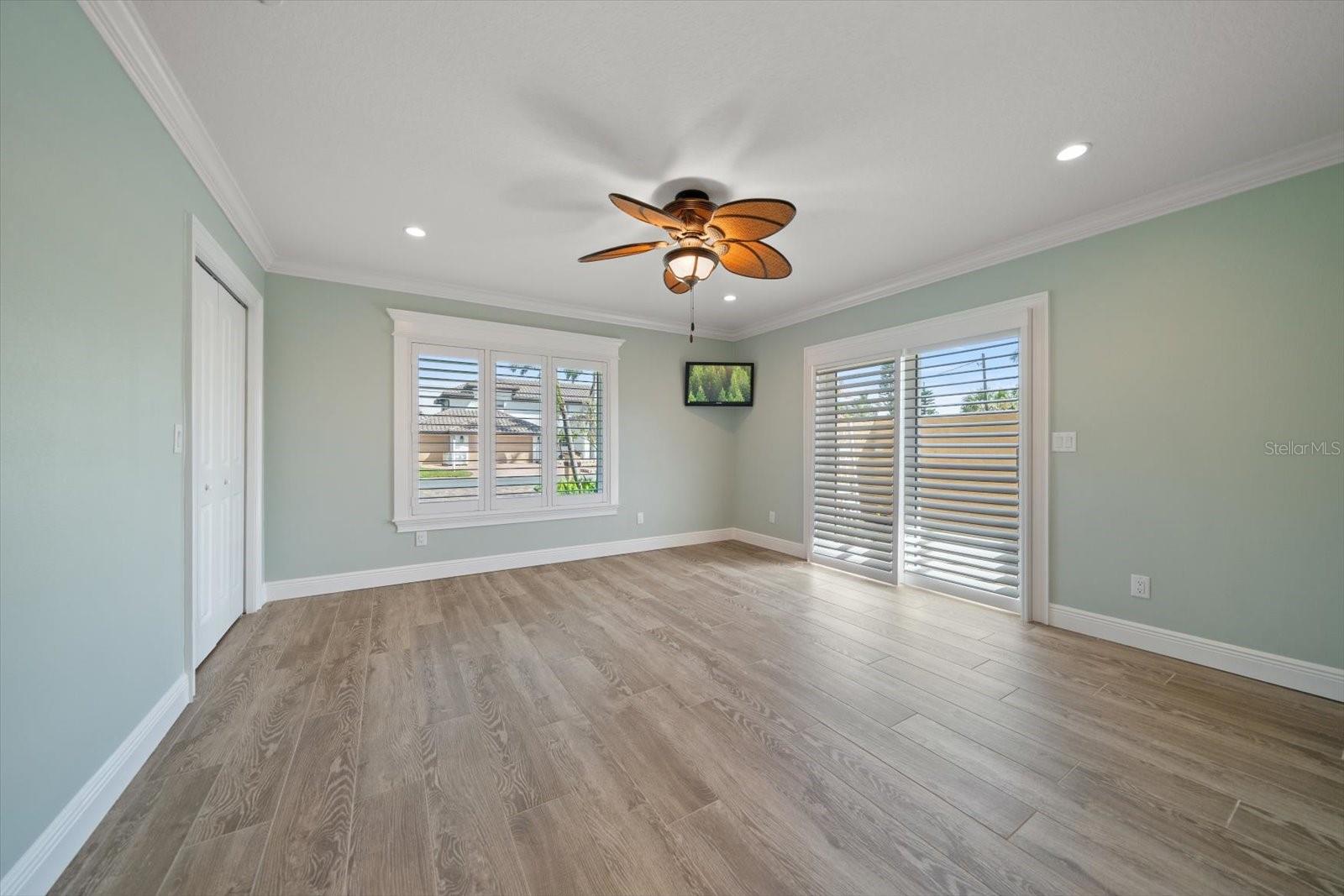 TB8412746 Property Photo