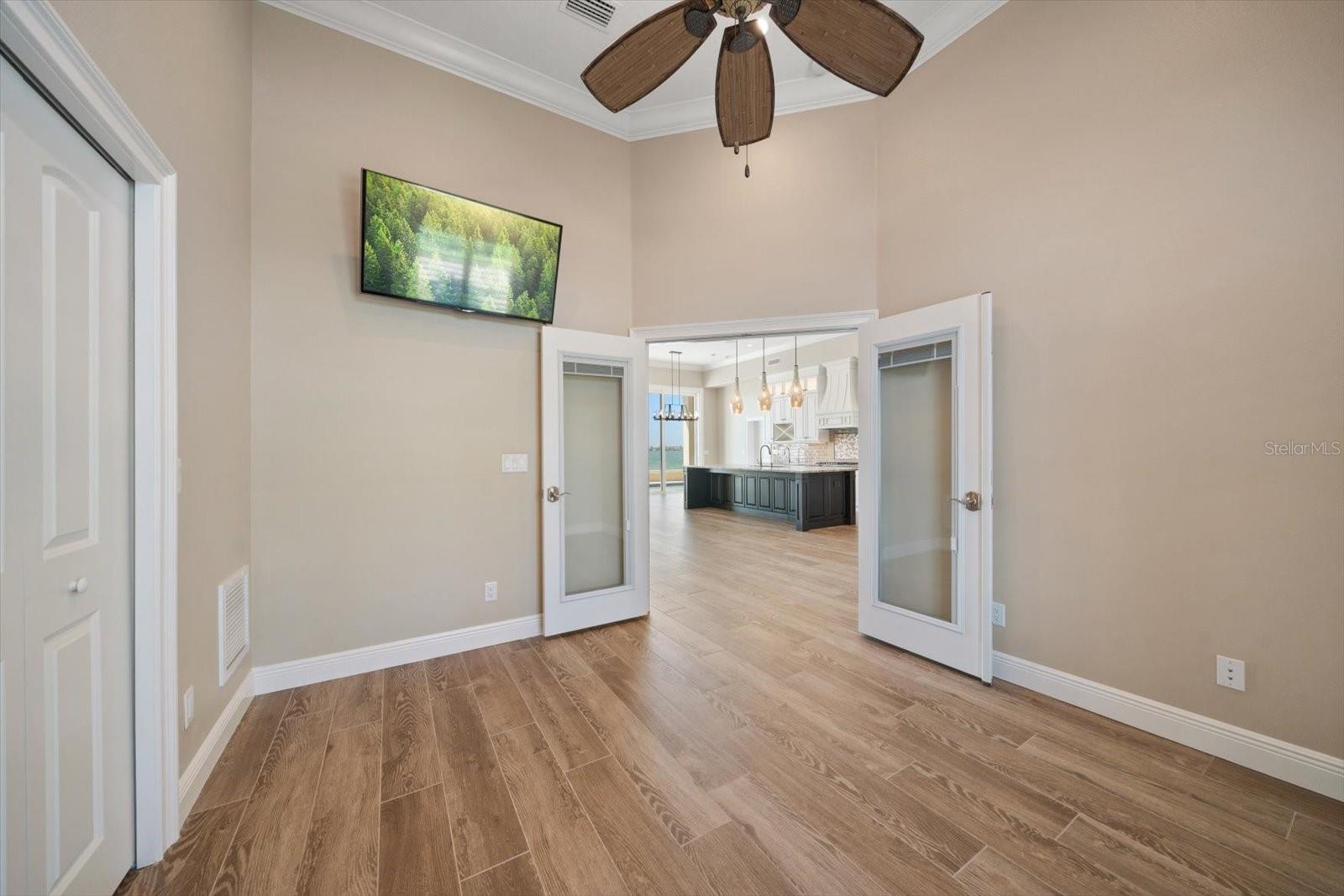 TB8412746 Property Photo