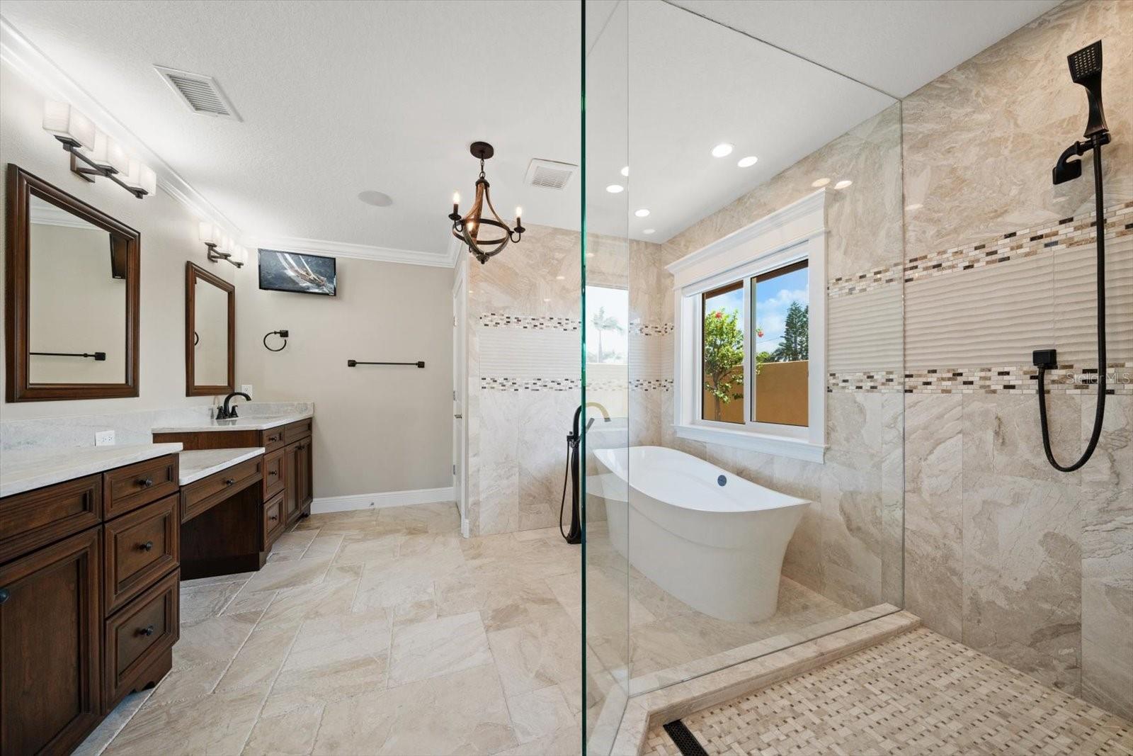 TB8412746 Property Photo