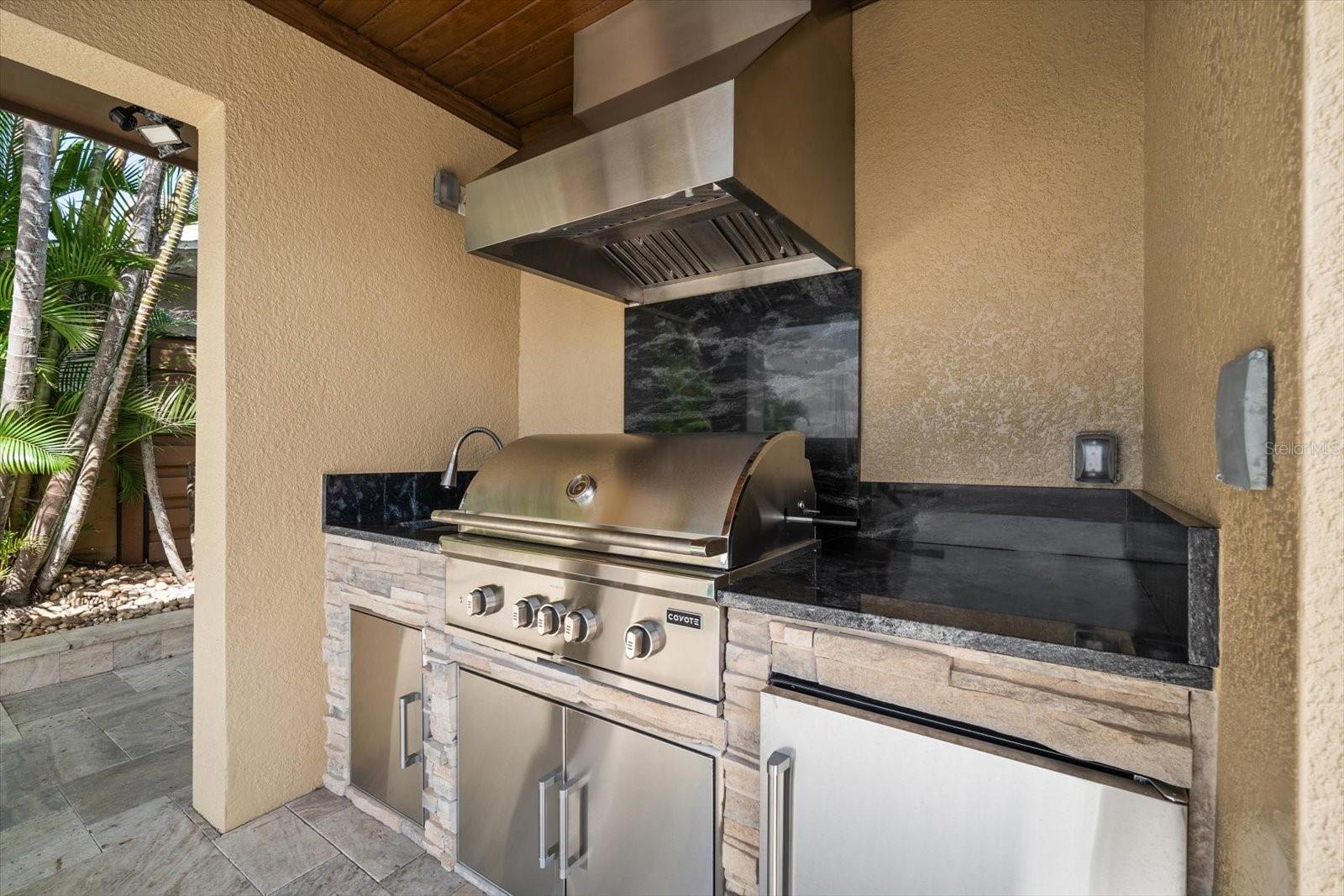 TB8412746 Property Photo