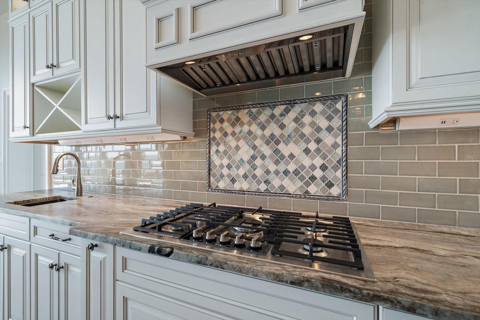 TB8412746 Property Photo