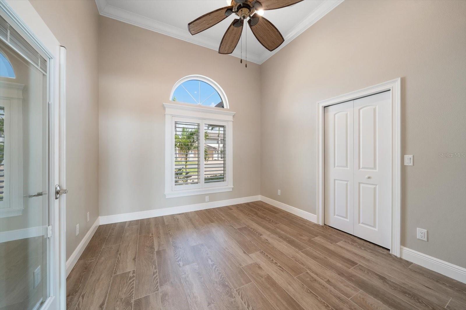 TB8412746 Property Photo