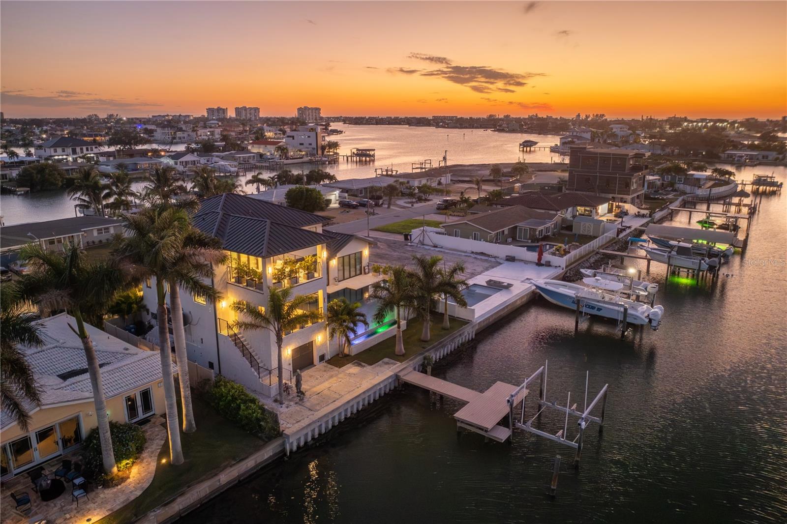 TB8412763 Property Photo