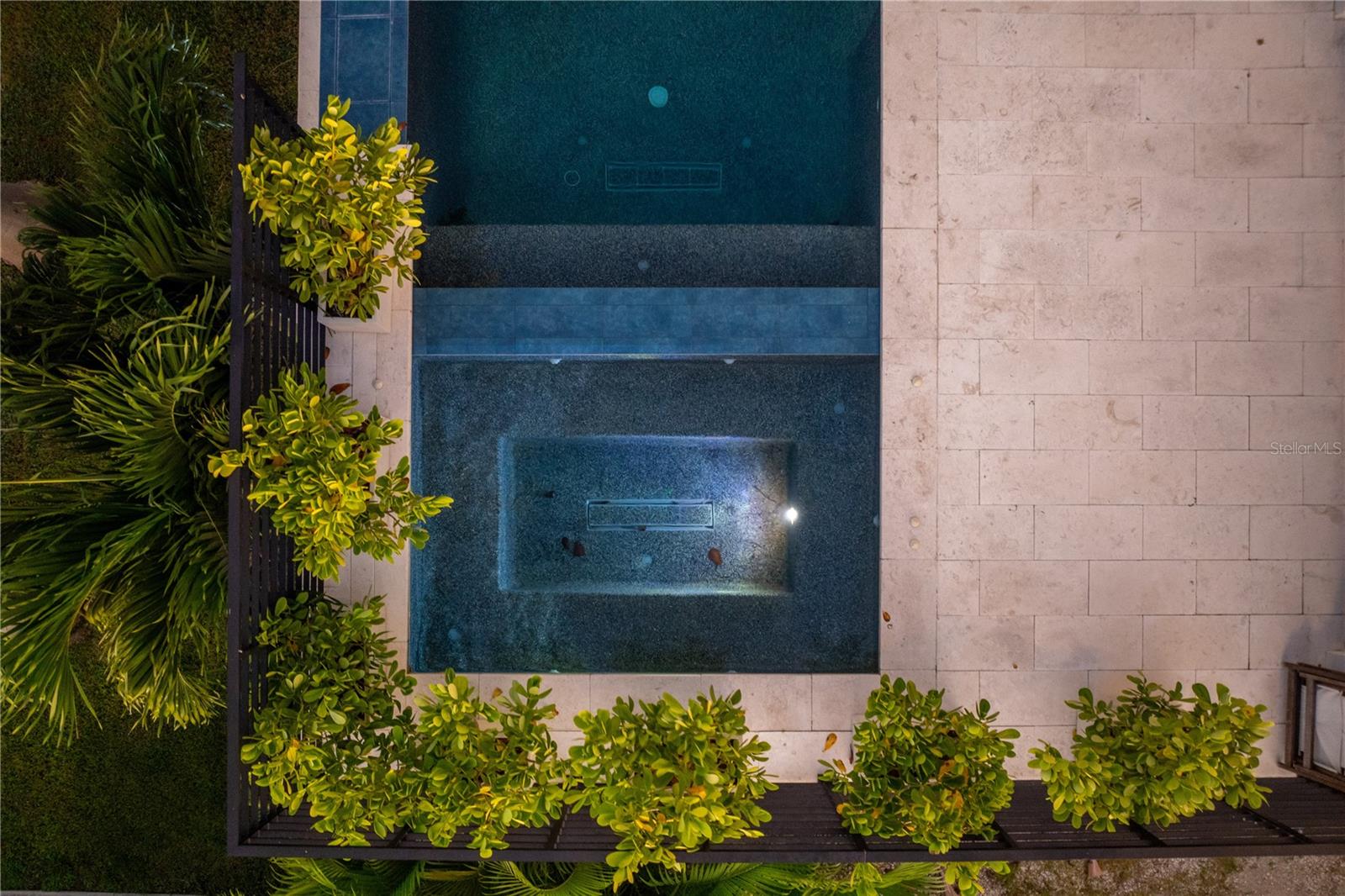 TB8412763 Property Photo