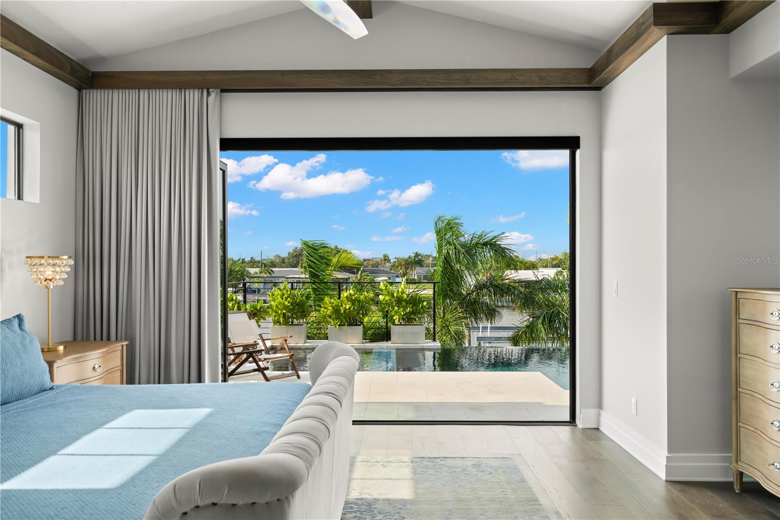 TB8412763 Property Photo