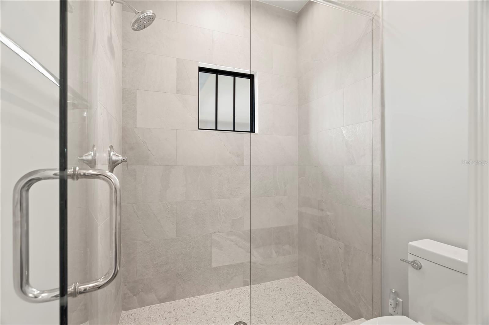 TB8412763 Property Photo