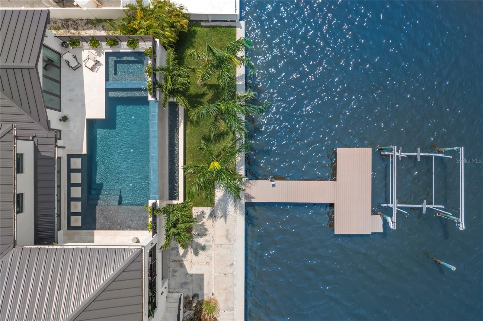 TB8412763 Property Photo